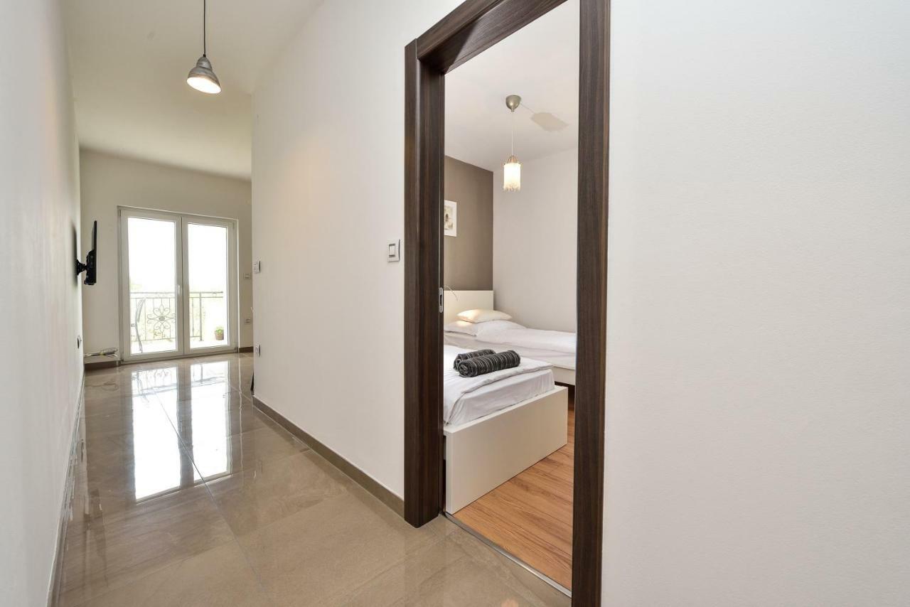 Apartments Feel Good Sukošan エクステリア 写真