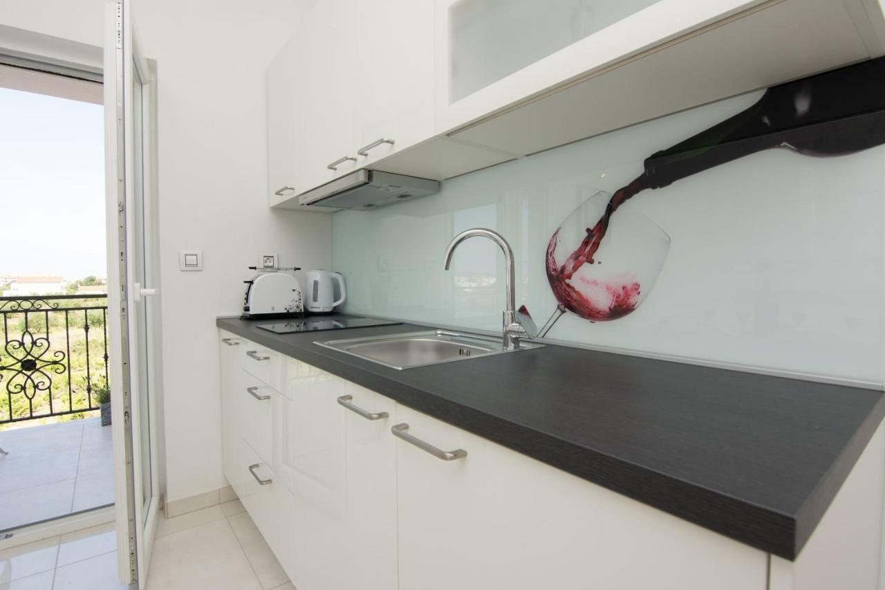 Apartments Feel Good Sukošan エクステリア 写真
